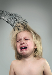 妇女 女童 报警 奶奶 女童给奶奶下毒后自杀 儿童教育No.2｜4岁女童闹自杀，只因电视看多了！