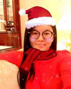 李湘炫富 李湘炫富 李湘素颜晒照很富贵,家里的圣诞树亮了太炫富