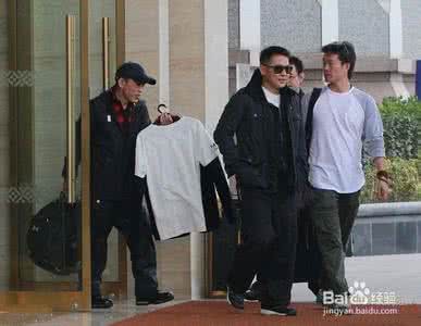 李连杰哥哥 李连杰哥哥 李连杰哥哥长啥样？