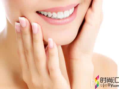 牙齿发黄美白多少钱 牙齿发黄美白多少钱 牙齿发黄？教你轻松美白牙齿