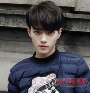 男生两边掏空锅盖头 锅盖头男生掏空发型 男锅盖头发型