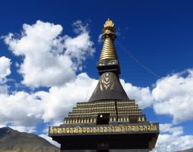 第一座佛教寺院 西藏第一座剃度僧人出家的寺院——桑耶寺