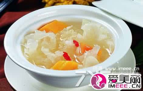 莲子百合银耳汤的禁忌 银耳汤可以隔夜喝吗 银耳汤可以隔夜喝吗禁忌是什么