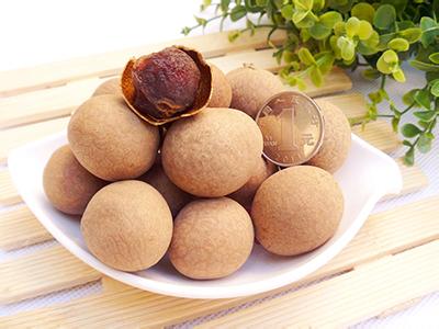 龙眼肉 龙眼核 枸杞 龙眼肉 龙眼这样吃不上火 核还有这作用