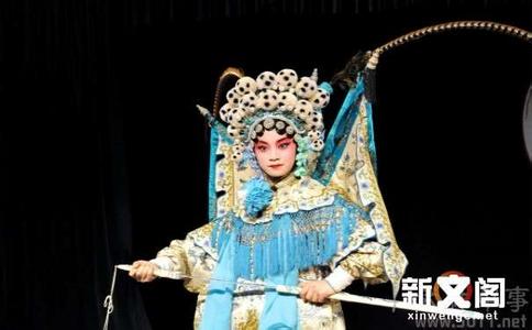 佘太君百岁挂帅 《佘太君百岁挂帅》的主要内容是什么