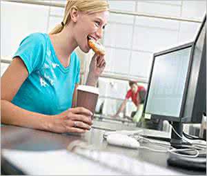 敷面膜要避开几个误区 白领族一定要避开这些饮食误区