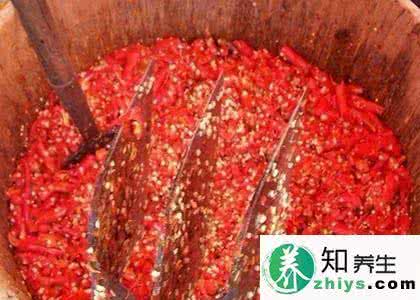 一吃辣椒就大便出血 一吃辣椒就大便出血 吃辣椒大便出血是怎么回事
