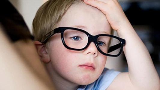 后天近视眼会遗传吗 近视矫正后会遗传吗？