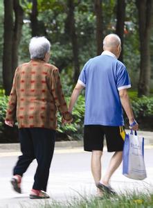 牵一只蜗牛去散步感悟 老年感悟 :(1689)享受散步