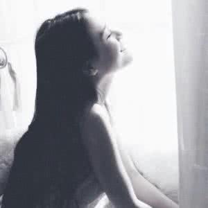 后悔先装门再贴壁纸 不进来后悔一生 家里没贴壁纸进来看看 不然后悔死！