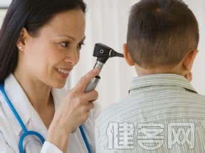 中耳炎病因 中耳炎能导致什么病 妈妈一个细微的动作却导致孩子患上中耳炎