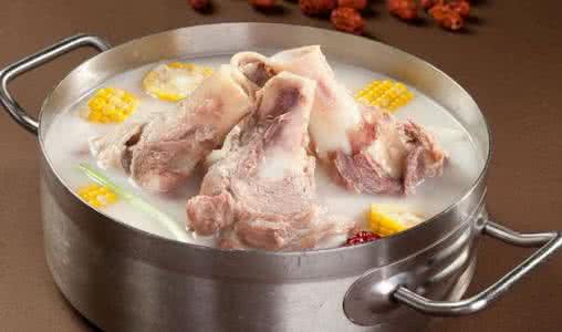 骨头汤补钙吗 骨头汤补钙 科学补钙　吃什么会让骨头变脆