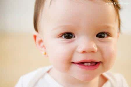 宝宝牙齿不齐 宝宝为何牙齿会长不齐