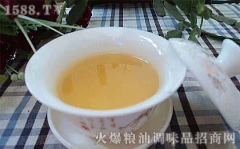 白萝卜汁加蜂蜜的功效 蜂蜜不能和什么同食 白萝卜汁加蜂蜜的功效