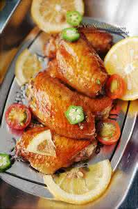 脆皮枫糖风味鸡翅 揭开使烤翅香脆多汁的神秘面纱【蜜汁烤翅】