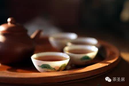 老人品茶的感悟 品茶，是岁月的感悟！