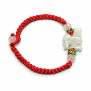 鸡本命年带红绳的讲究 鸡本命年带红绳的讲究 给宝宝带红绳什么讲究？