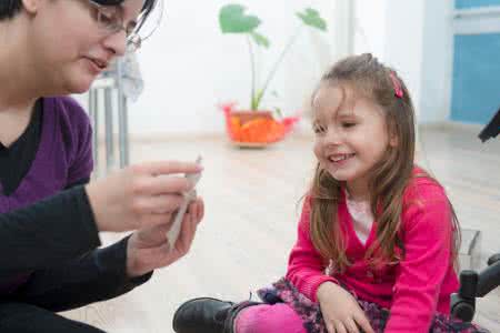 怎样才能不让孩子哭 孩子上幼儿园哭闹 幼儿园孩子哭怎么解释？