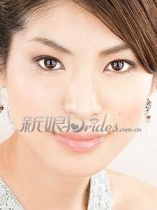 内双眼睛化妆技巧 内双贴双眼皮的技巧 新娘双眼皮内双化妆方法 新娘双眼皮内双化妆技巧