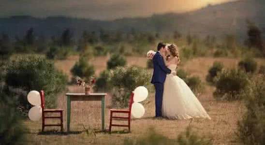 爱情变成亲情 别把“爱情”爱成“亲情”