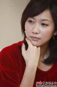 重生娱乐圈女导演 娱乐圈才女 她是娱乐圈公认的才女，票房破亿的女导演，如今却做起了裁缝