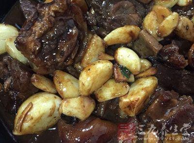 红烧羊肉的家常做法 红烧羊肉的家常做法 非常滋补的吃法