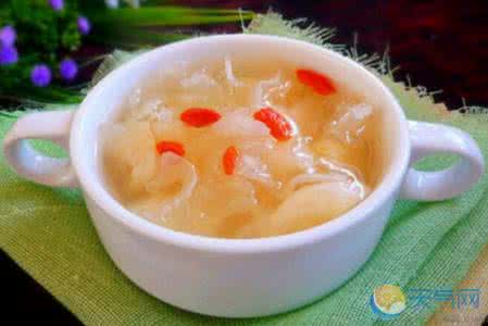 小儿上呼吸道感染 银前荆杏汤:治小儿急性上呼吸道感染,治愈率达100%。