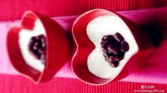 红豆树下 阅读答案 红豆依旧？你可答我？