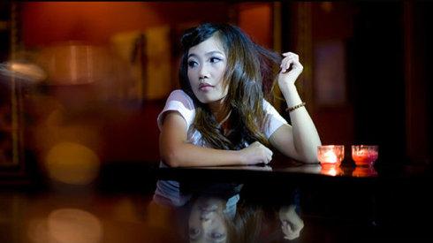 温暖心灵的情感美文 今夜,寂寞轻敲我的心房【情感美文】