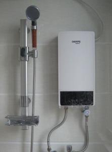 即热式电热水器 即热式电热水器 从两个方面感受即热式电热水器的魅力所在