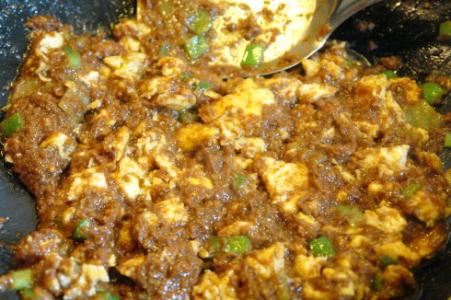 炸酱面的鸡蛋酱怎么做 东北人一辈子离不开的那碗炸酱【东北鸡蛋酱