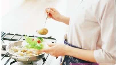 做菜放多少油 做菜加酒不经意间我们就吃少了油