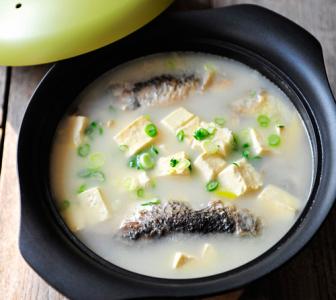 鲫鱼豆腐汤怎么做 鲫鱼豆腐汤 鲫鱼豆腐汤怎么做