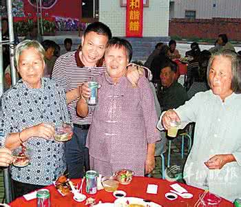 老人家生日蛋糕图片 老人家的重阳节勿放纵 酒糕蟹要少吃