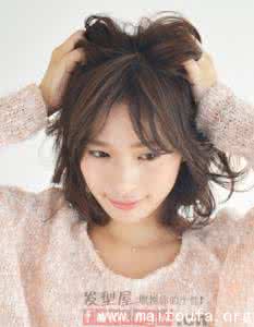 齐肩短发扎丸子头图解 齐肩短发怎么扎丸子头 ? 冬季“齐肩发”流行这样扎