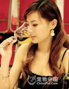 女人练深蹲的九大好处 女人喝红酒的九大好处