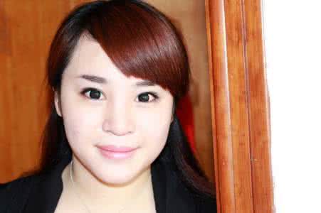 伪娘化妆变漂亮美女 不用化妆就让你变漂亮