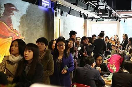 胡大饭馆 排队 北京这些排队3小时起等的饭馆儿，我用了小半天都替你们尝完惹！