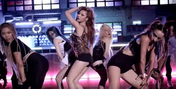 手能摸出来骨骼线闭合 性感电臀“摸”出来