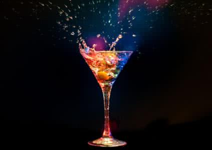鸡尾酒的特点 鸡尾酒的特点 鸡尾酒的类别划分-鸡尾酒的特点