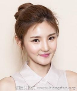 清新丸子头 丸子头图片 韩式丸子头扎法图片 清新优雅简单易学