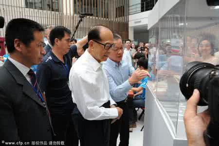 香港大学李嘉诚医学院 李嘉诚看大学