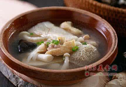 竹荪炖鸡汤的做法 【今天咱做啥】——杂菌竹荪鸡汤(秋冬一定要喝的一款汤)