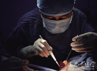 奥美定并发症 奥美定丰胸并发症多发 晚上胸部突然“漏气”