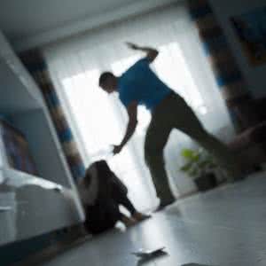 家暴受害者都在想什么 蛞蝓少女 家暴的受害者们为什么不选择离开所在家庭？_蛞蝓少女