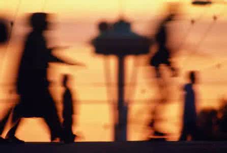 走得太近是一场灾难 走得太近会是一场灾难