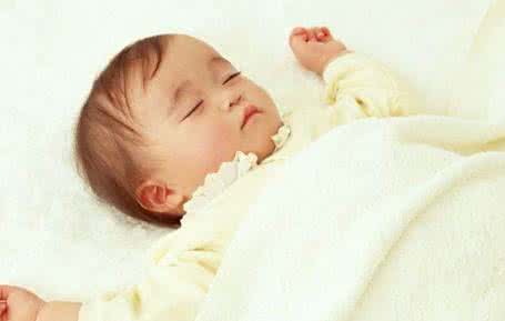 宝宝睡觉为什么会笑 宝宝睡觉笑 为什么宝宝睡觉会笑