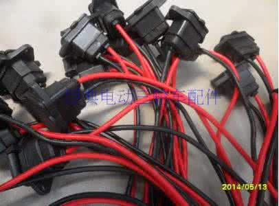 电动三轮车电瓶型号 电动三轮车电瓶型号 三轮车电瓶怎么锁？