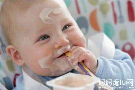 婴儿几个月可以喝米汤 婴儿几个月可以喝米汤 四个月婴儿能喝米汤吗？