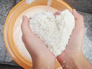 淘米水的妙用 淘米水的日常妙用